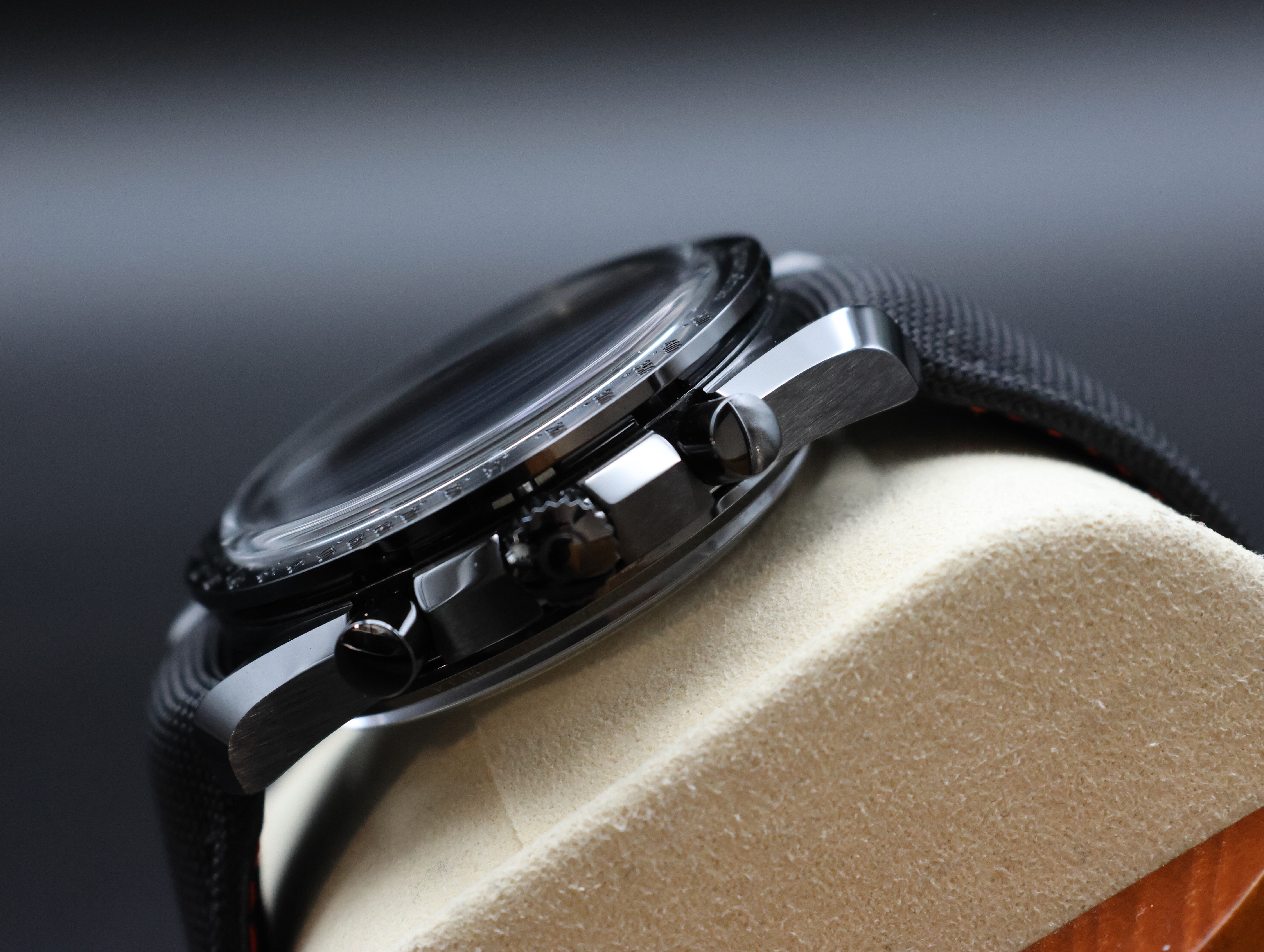 Omega Speedmaster Dark Side of the Moon – A Bold Icon in Black Ceramic