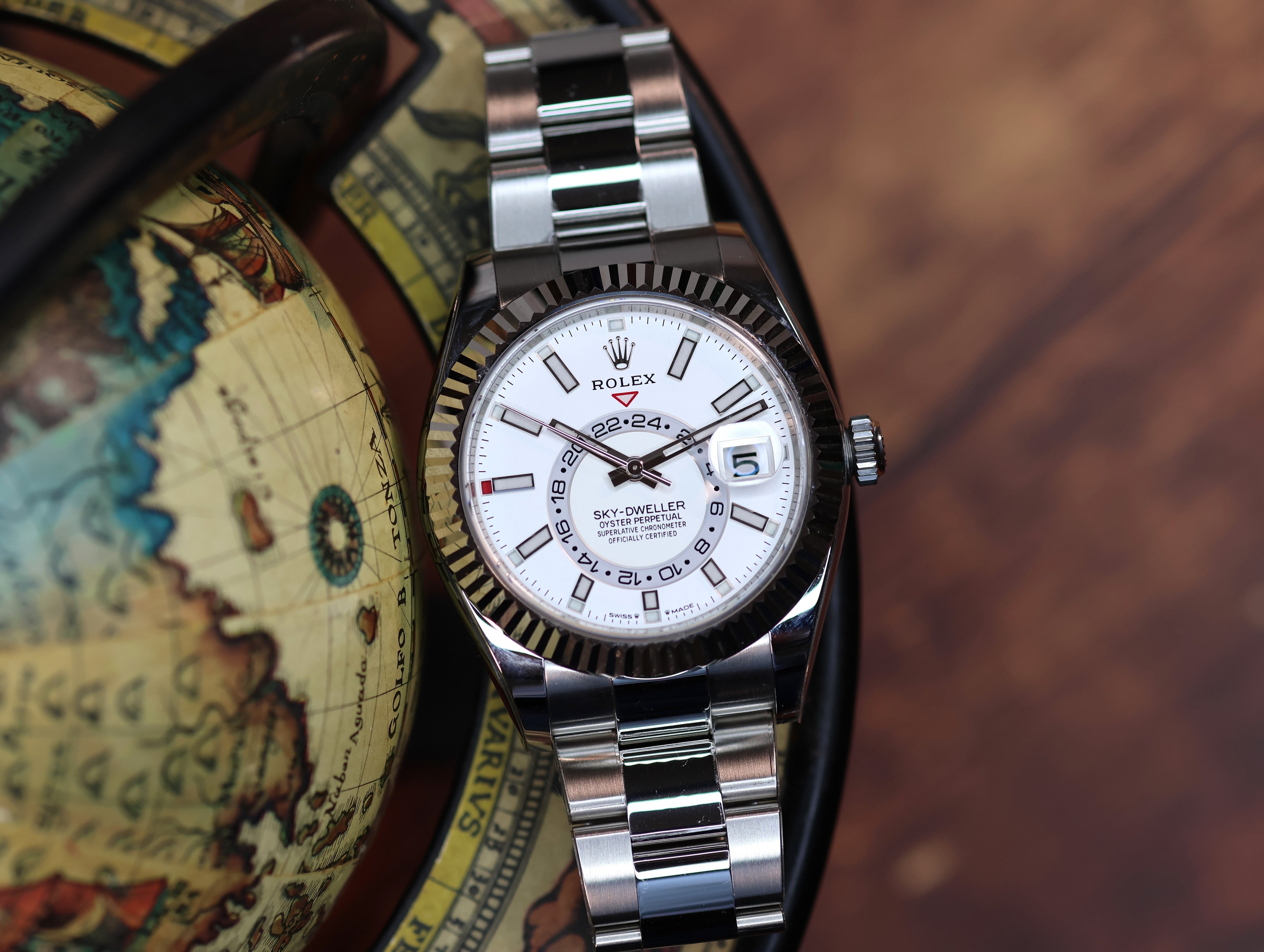 Rolex Sky-Dweller 336934 – White Dial, 42mm – Oystersteel & White Gold