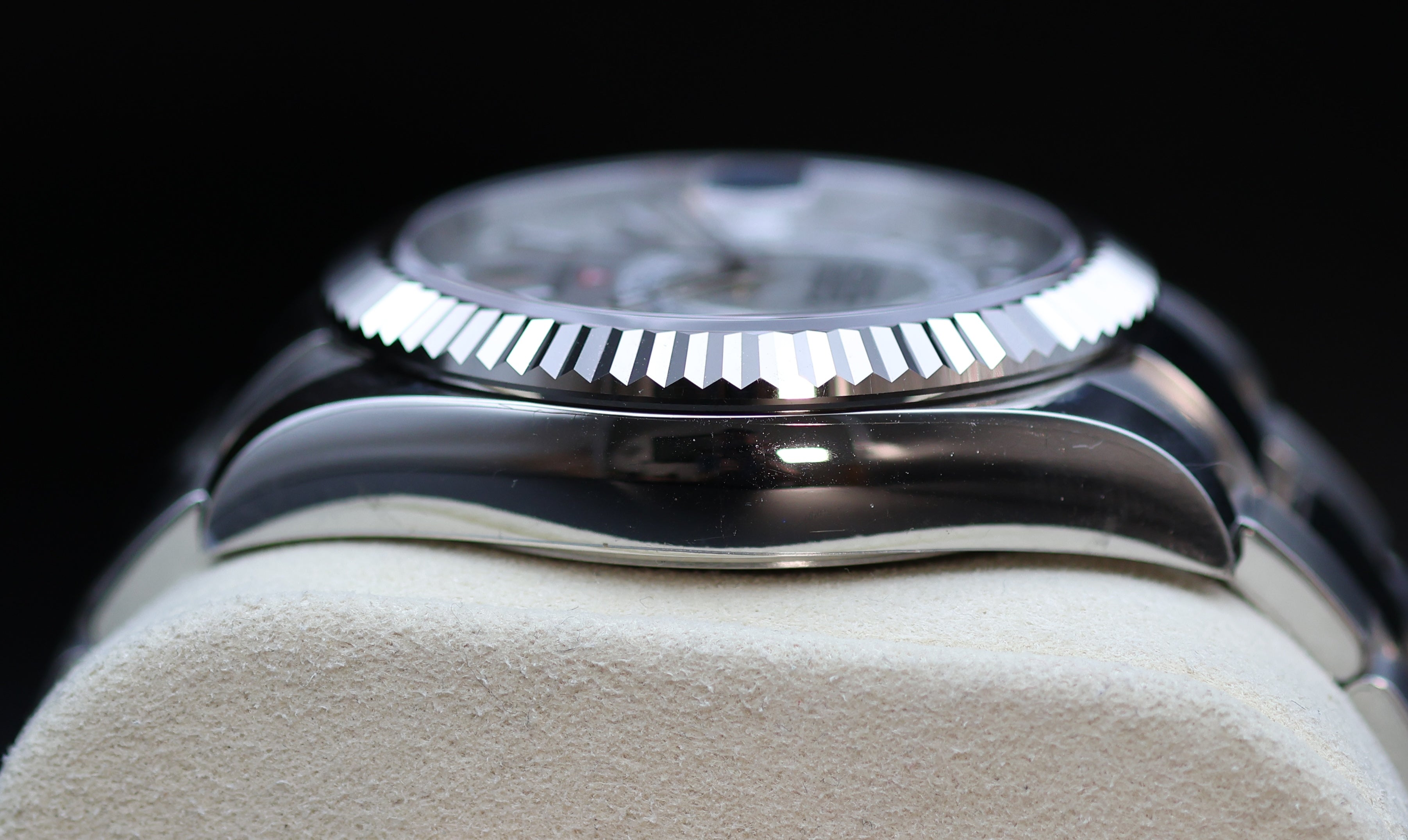 Rolex Sky-Dweller 336934 – White Dial, 42mm – Oystersteel & White Gold