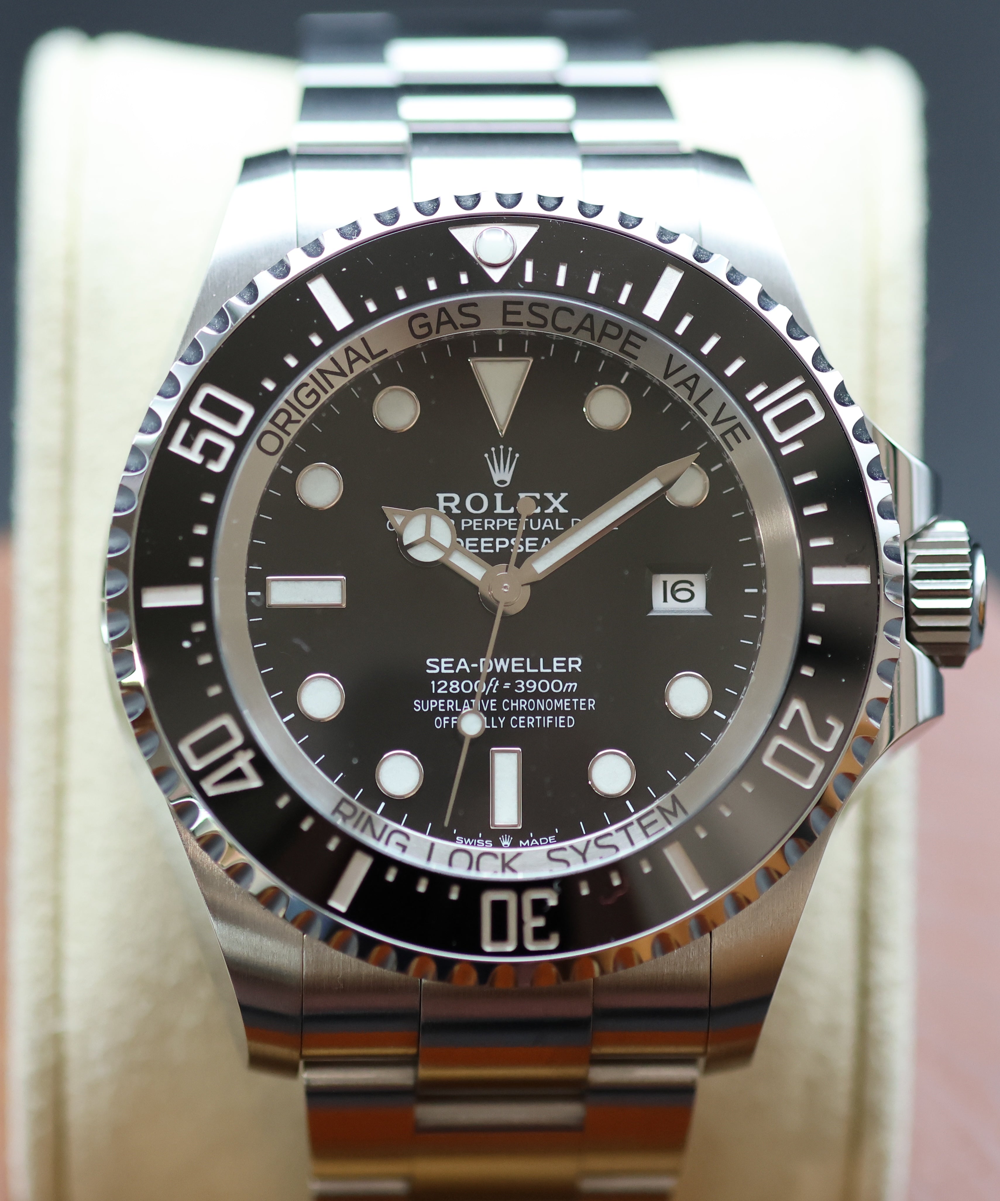 Rolex Sea-Dweller Deepsea 126660 – Black Dial, 44mm, Full Set
