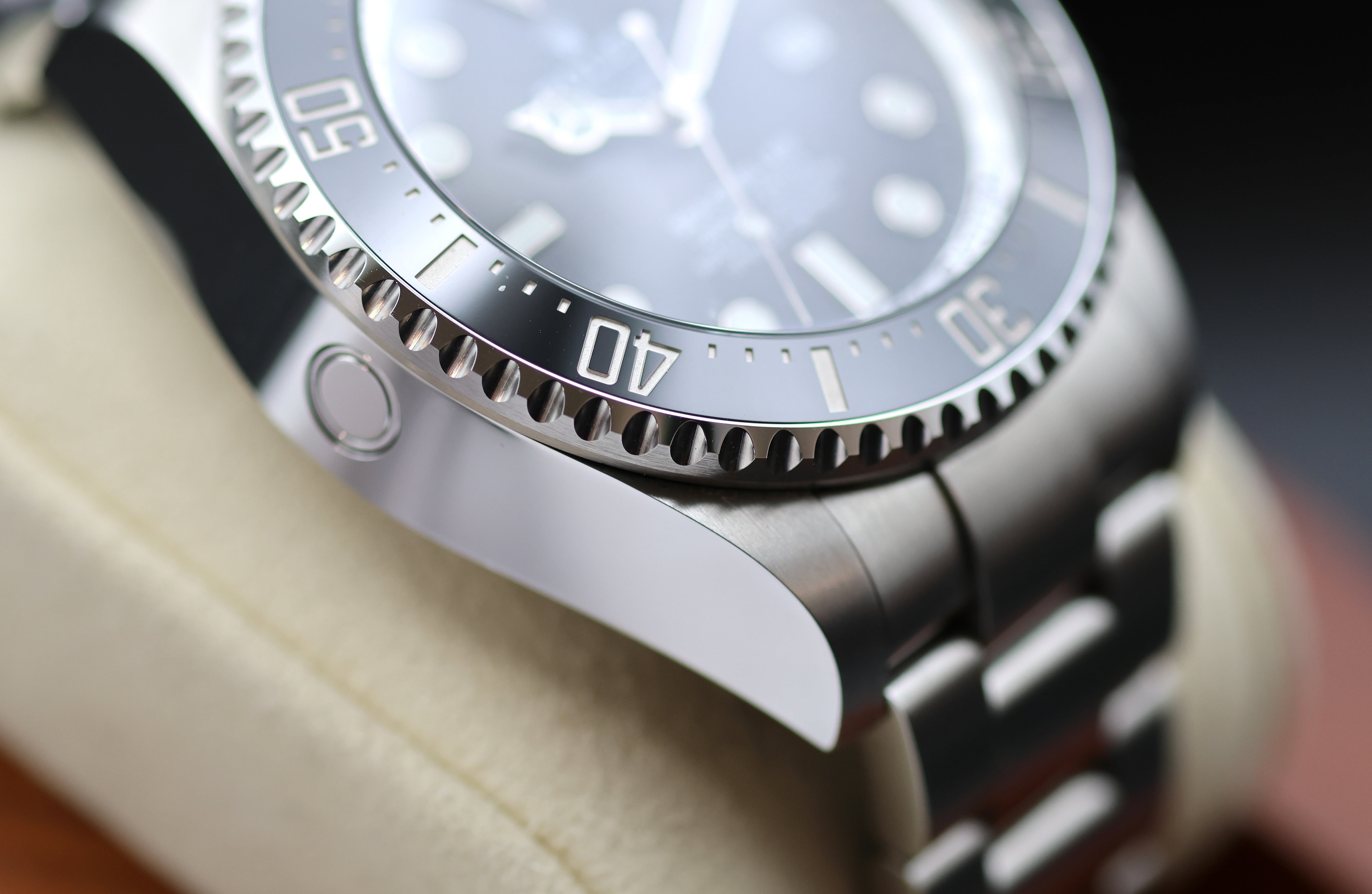 Rolex Sea-Dweller Deepsea 126660 – Black Dial, 44mm, Full Set