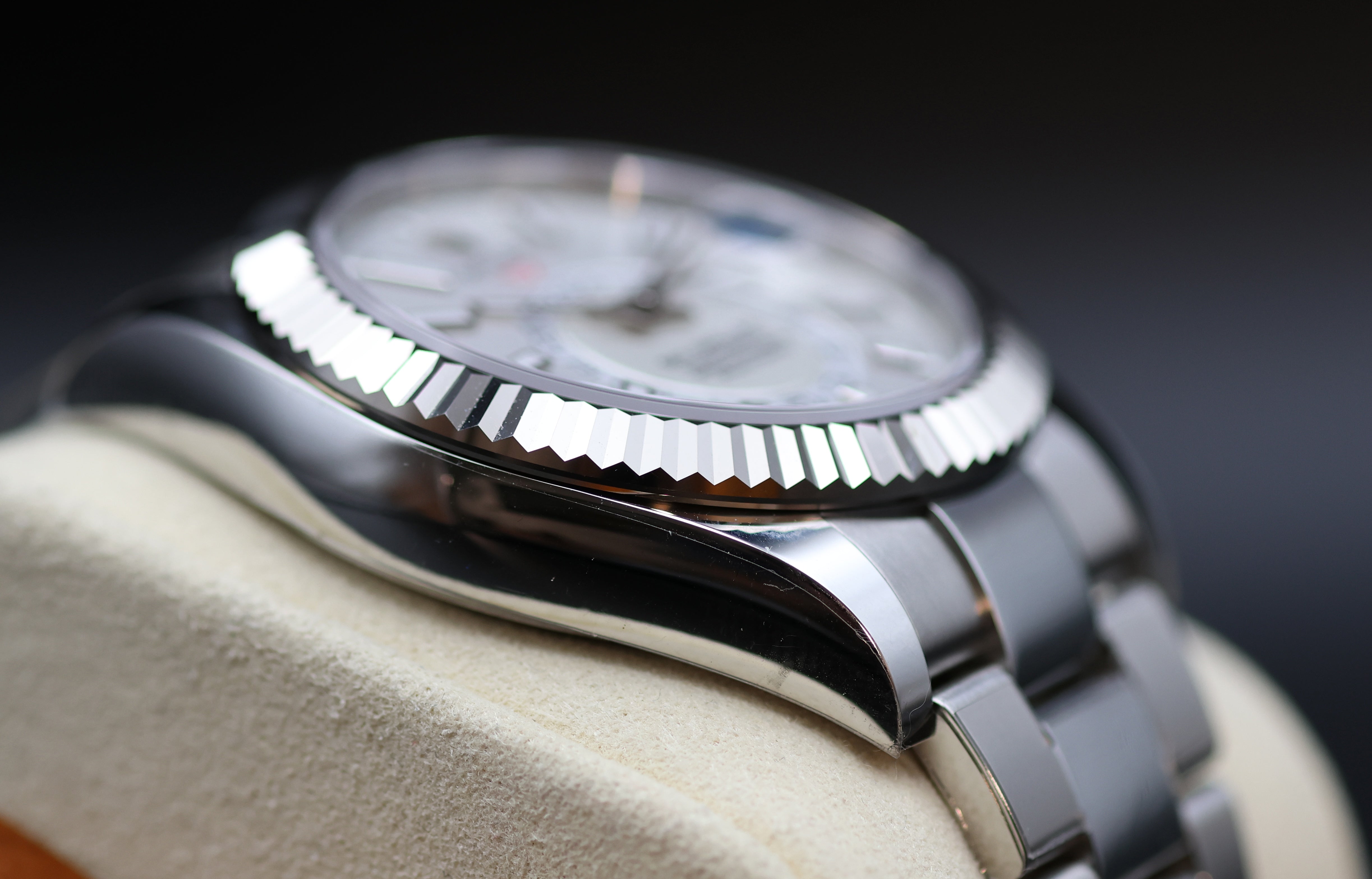 Rolex Sky-Dweller 336934 – White Dial, 42mm – Oystersteel & White Gold