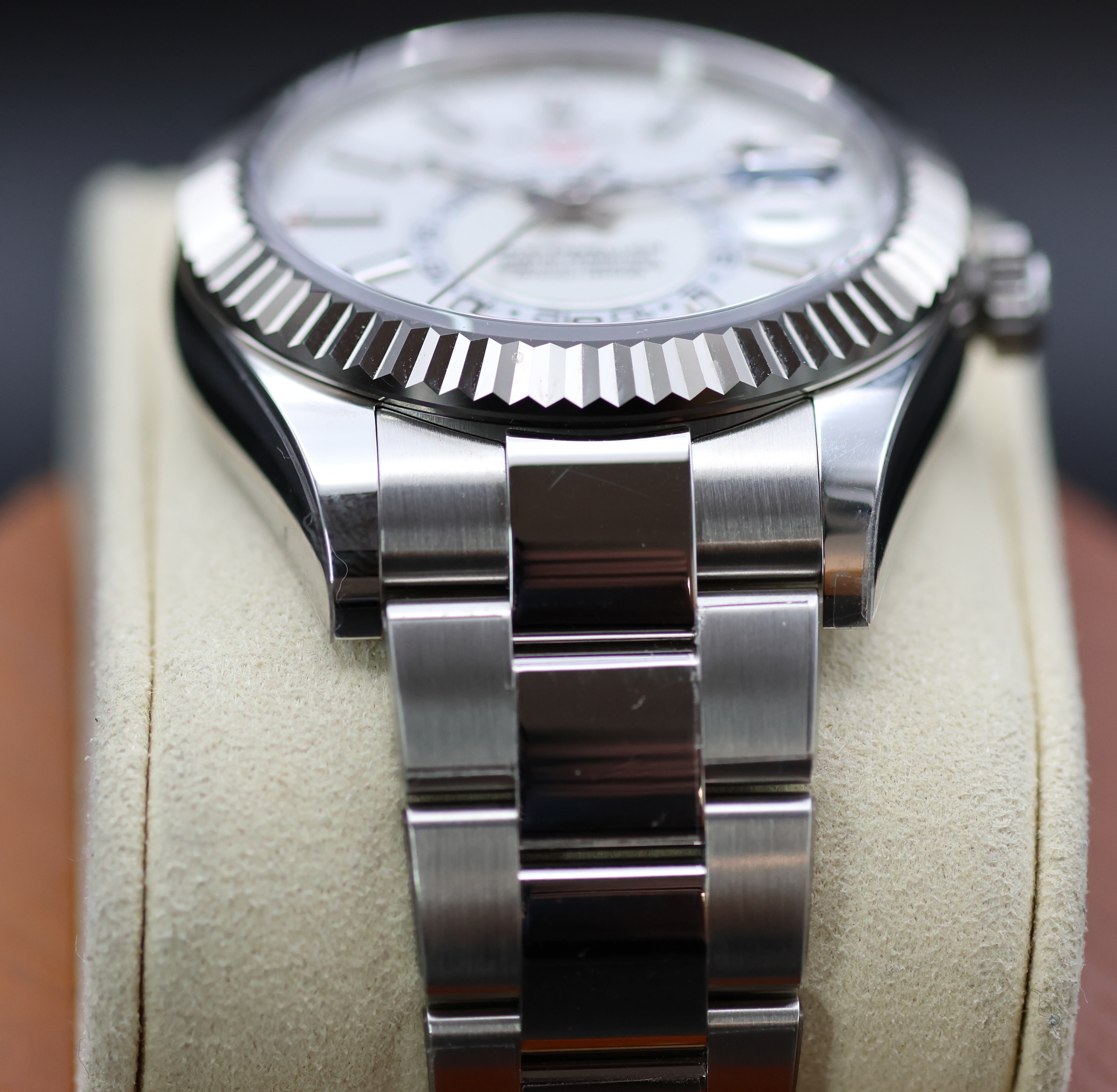 Rolex Sky-Dweller 336934 – White Dial, 42mm – Oystersteel & White Gold